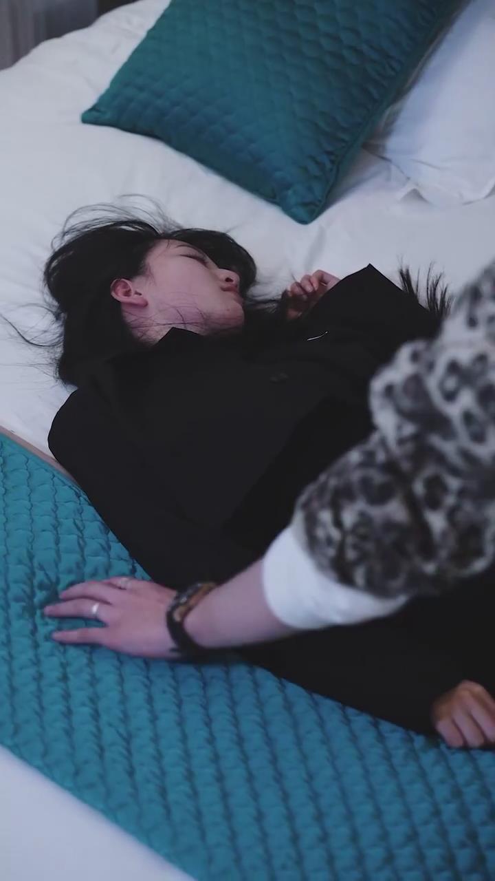 一胎三宝神秘爹地竟是大佬（蓝光）