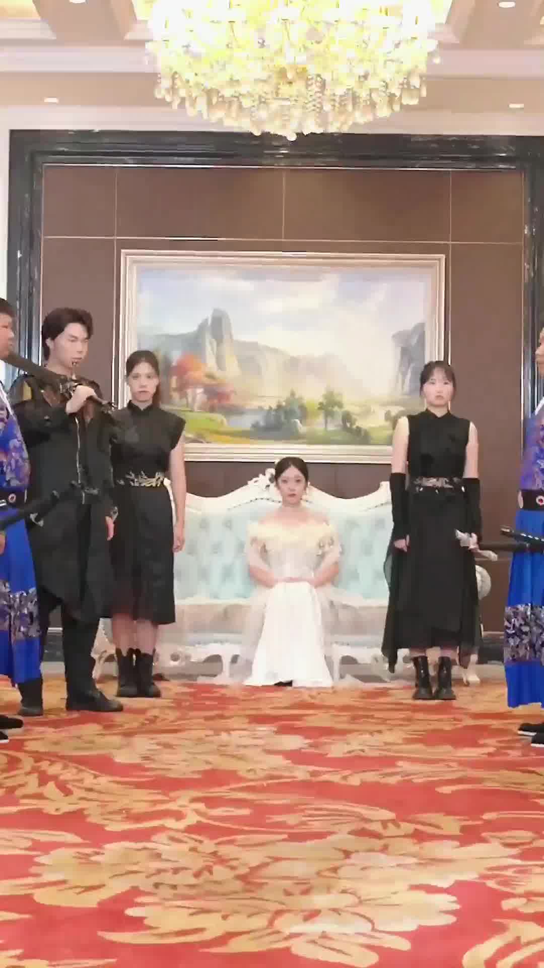 战魔的绝美女帝老婆(蓝光)