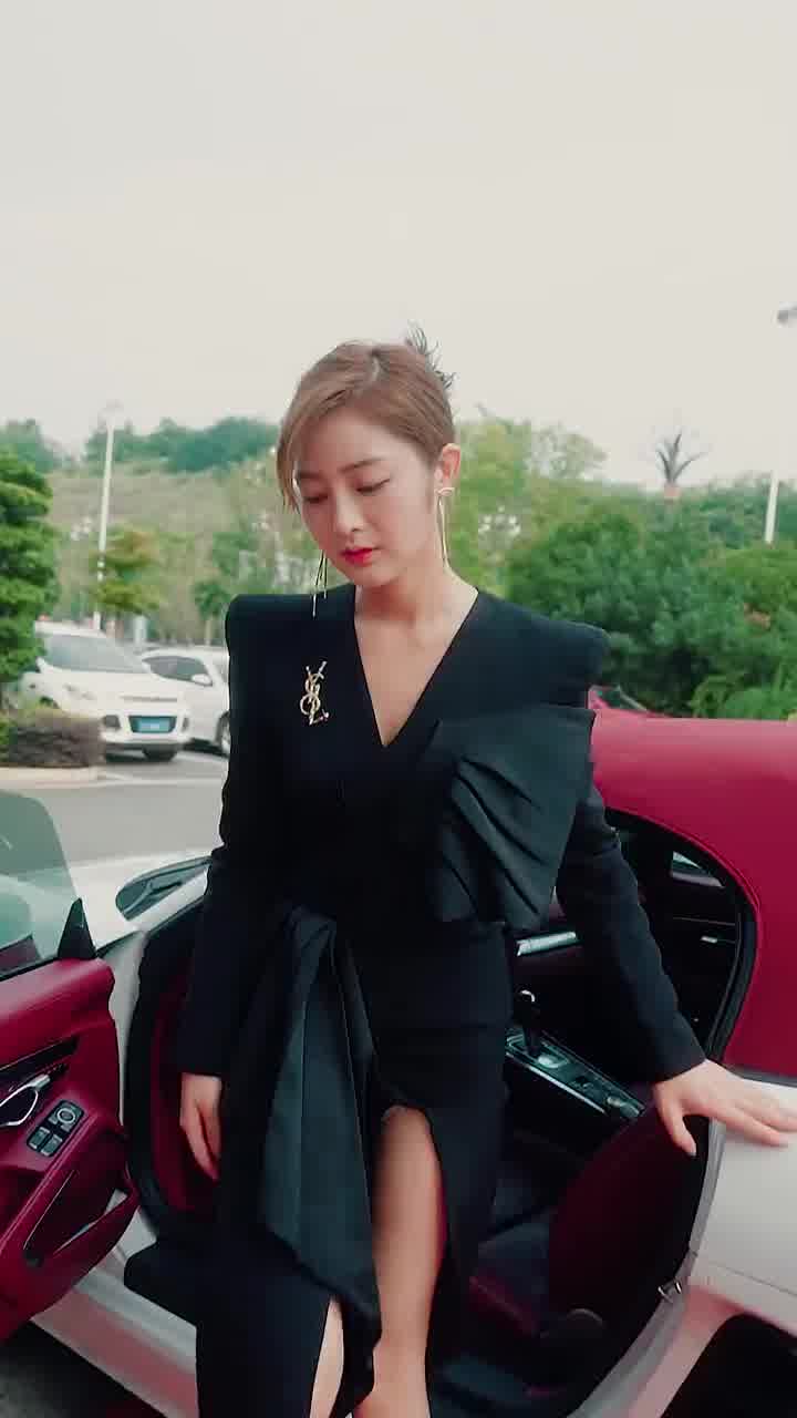 漂亮女总裁的反击进击的女强人长篇(蓝光)