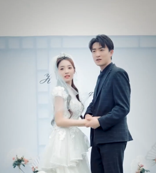 禁欲总裁的替嫁娇妻闪婚试爱暮总的天价影后（蓝光）