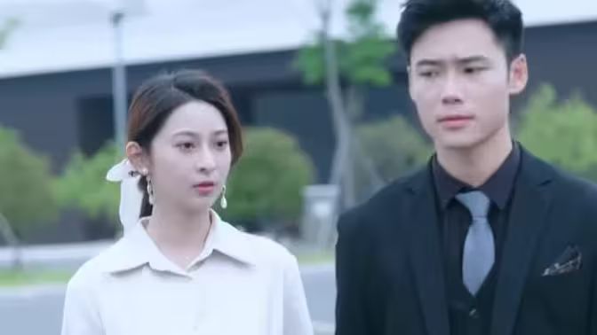 逆天龙皇退婚后六大国民女神悔疯了（1080）