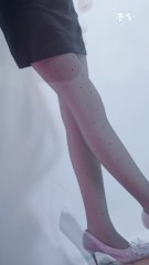 美女厂妹在工厂车间随便扑倒（蓝光）