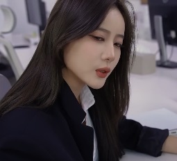 我知道女上司的小心思（蓝光）