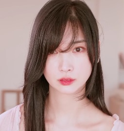 搬来同居的女友（4K）
